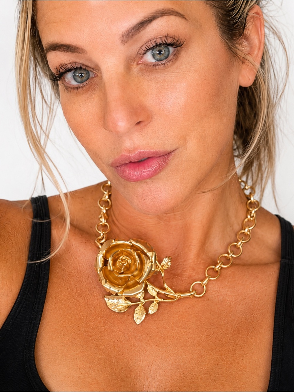 New Gold Tone Rose Statement Necklace – Floral Chain Necklace